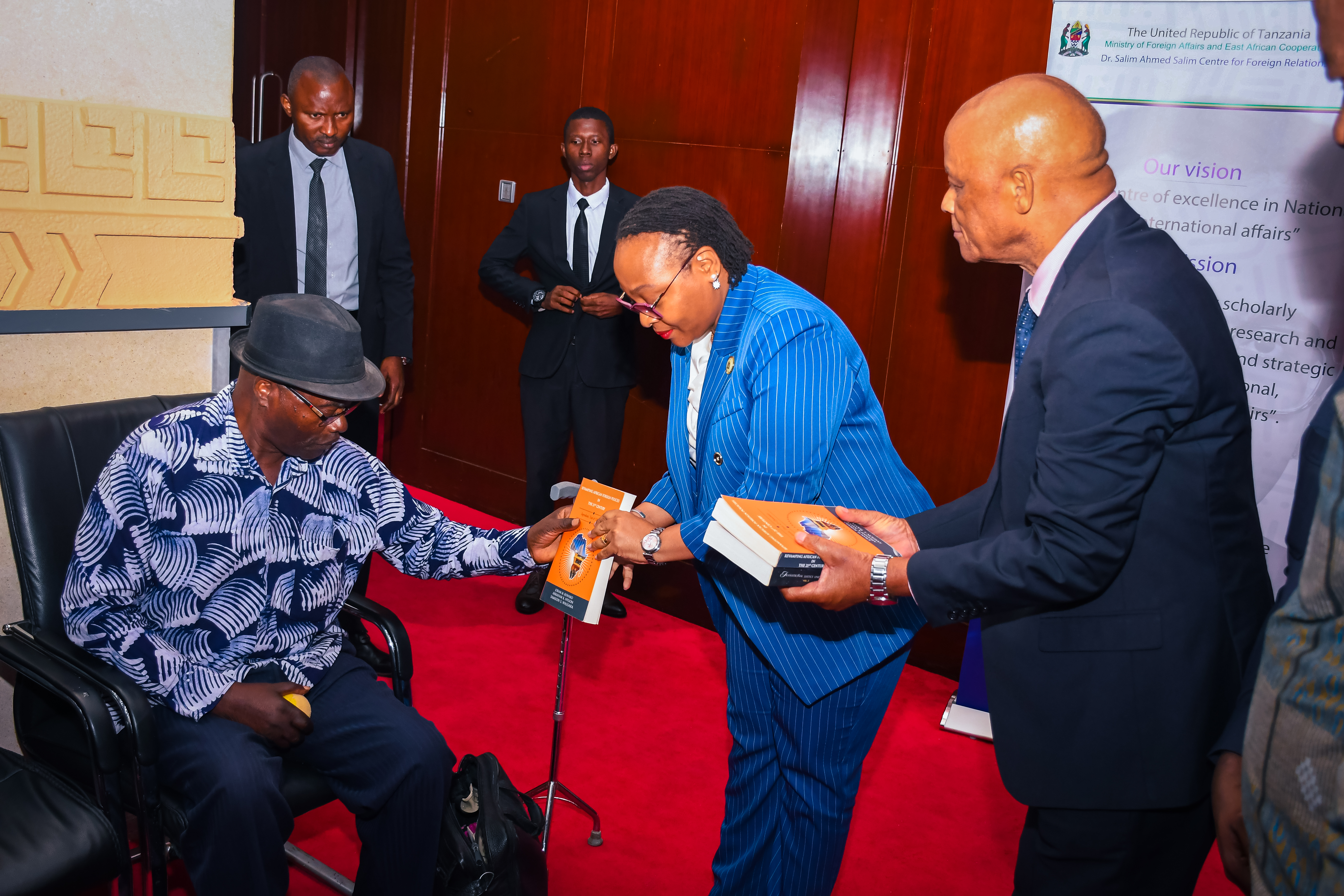 Kongamano la pili la Dkt Salim Ahmed Salim kuenzi mchango wake wa ujenzi wa amani na ustawi duniani limefanyika jijini Dar es Salaam.Miongoni mwa Washiriki katika Kongamano hili  walikuwa ni 
